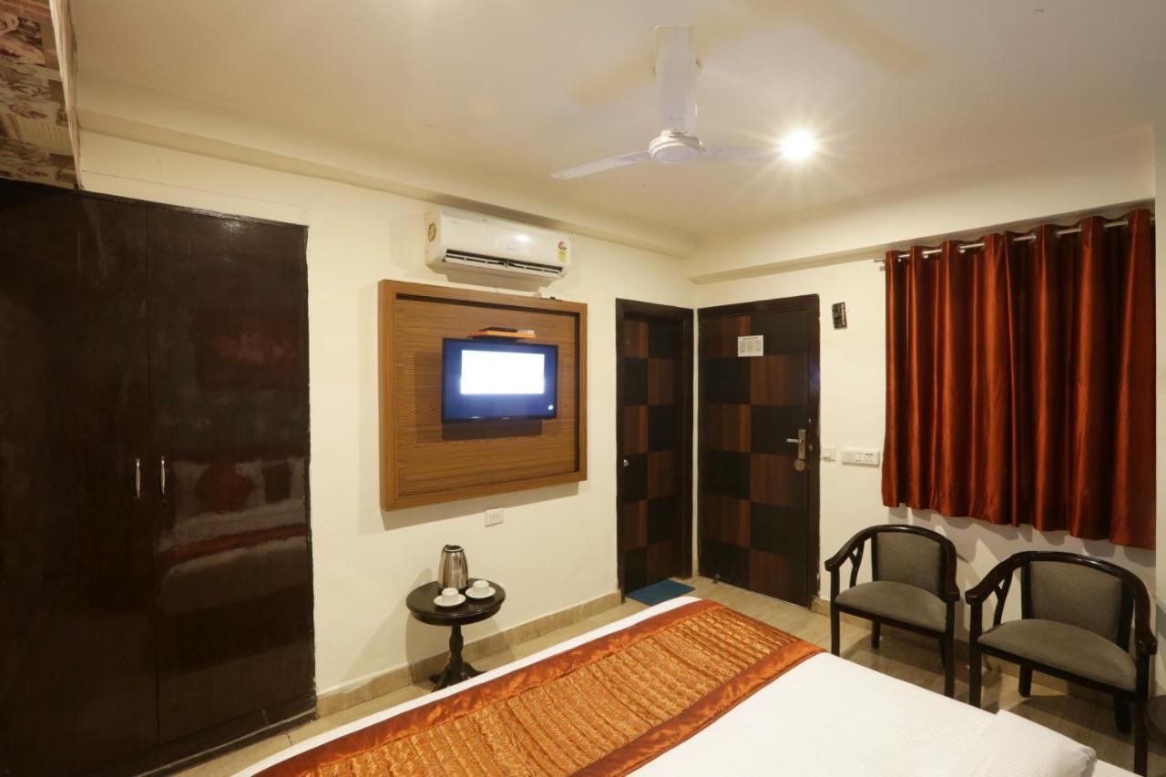Hotel Airport Star Nuova Delhi Esterno foto